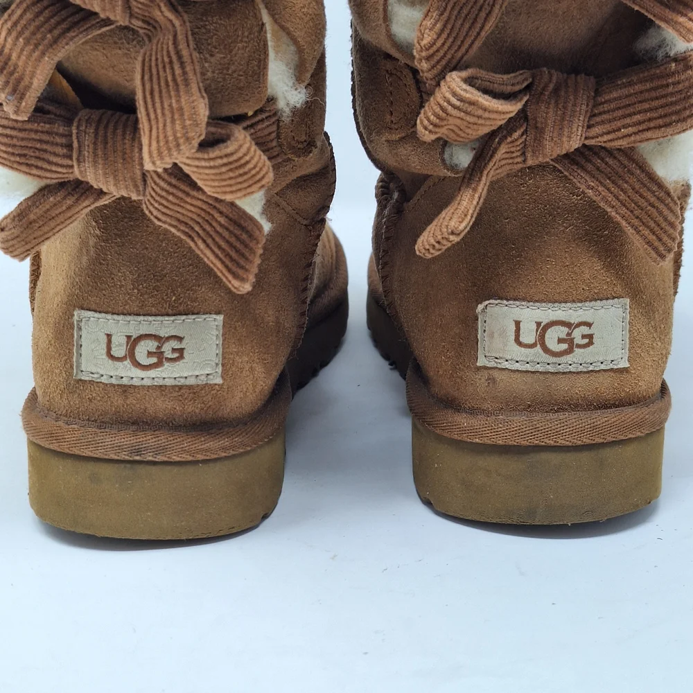 UGG Bailey Bow Corduroy Chestnut With Two Bows